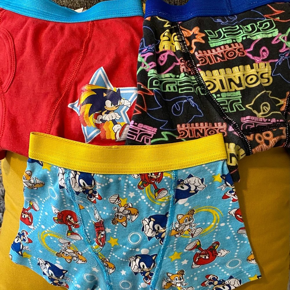 Sonic The Hedgehog set low cut boys boxer's size 4